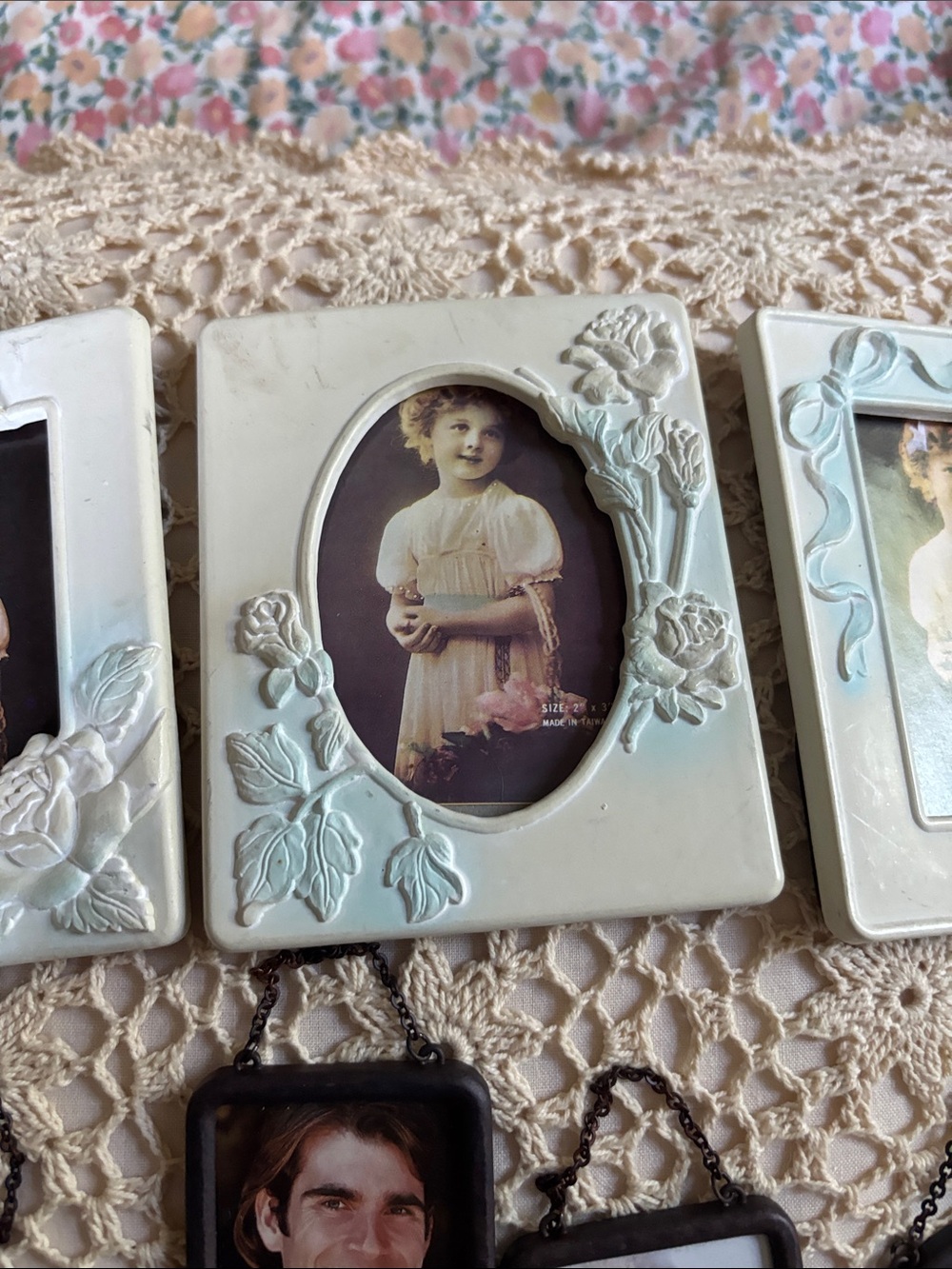 Vintage Style White Decorative Picture Frame Set - Home Accents - Picture 3 of 5